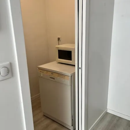 Duplex De 100m2 Et Garage, 17e
