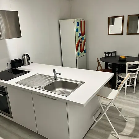 Duplex De 100m2 Et Garage, 17e Paris